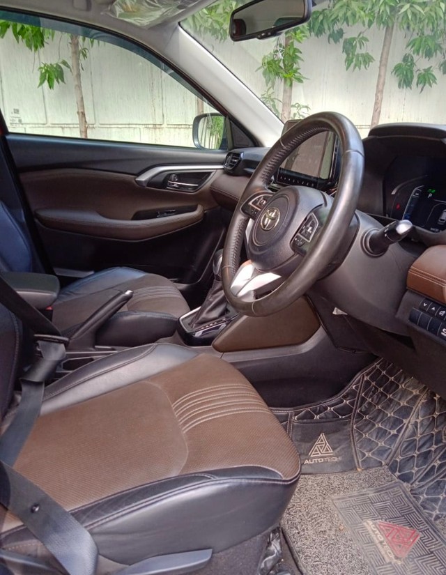 Second-hand 2023 Toyota Hyryder V for sale in Hyderabad-3