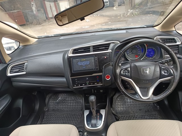 Second-hand 2018 Honda Jazz VX CVT for sale in New Delhi-12