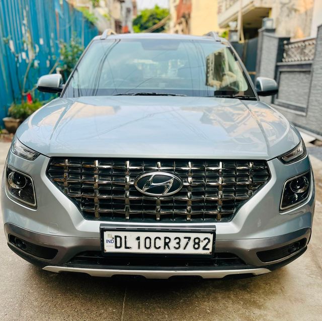Hyundai Venue S Plus Second-hand 2022 Hyundai Venue S Plus for sale in New Delhi