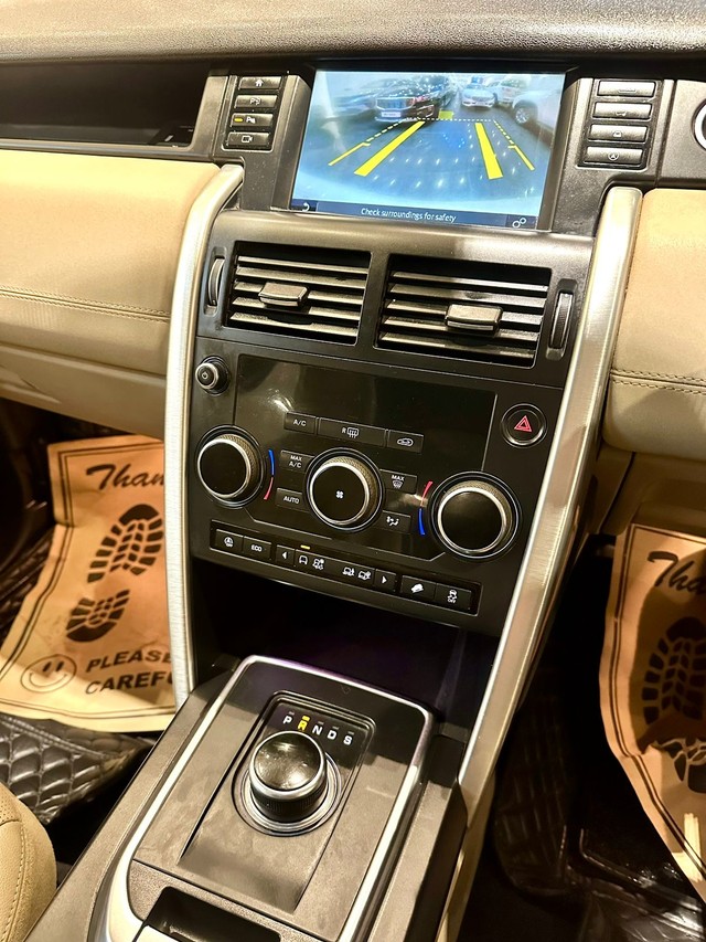 Second-hand 2018 Land Rover Discovery HSE 3.0 TD6 for sale in New Delhi-7