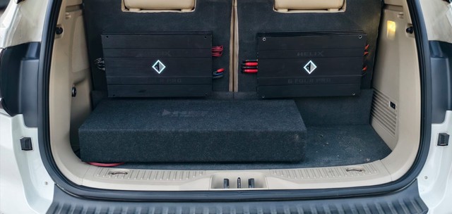 Second-hand 2017 Ford Endeavour 2.2 Titanium AT 4X2 for sale in Kolkata-17