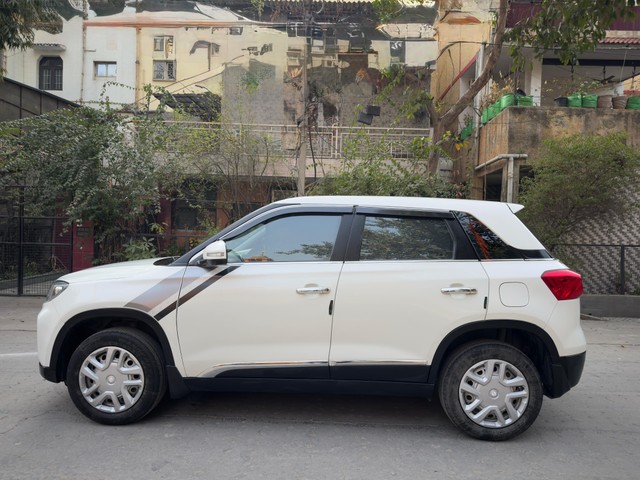 Second-hand 2021 Maruti Vitara Brezza LXI for sale in New Delhi-4