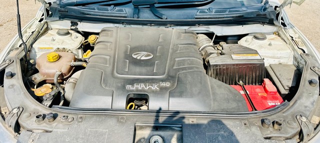 Second-hand 2016 Mahindra XUV500 R W10 FWD for sale in Pune-5