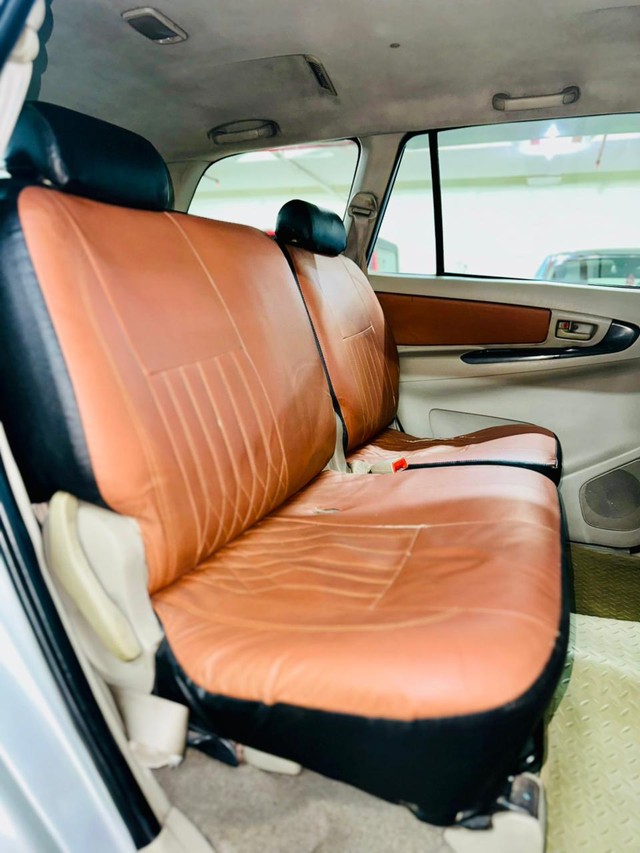 Second-hand 2013 Toyota Innova 2.5 G (Diesel) 7 Seater BS IV for sale in Mumbai-8