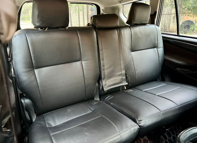 Second-hand 2017 Toyota Innova Crysta 2.4 VX MT 8S BSIV for sale in Thane-9