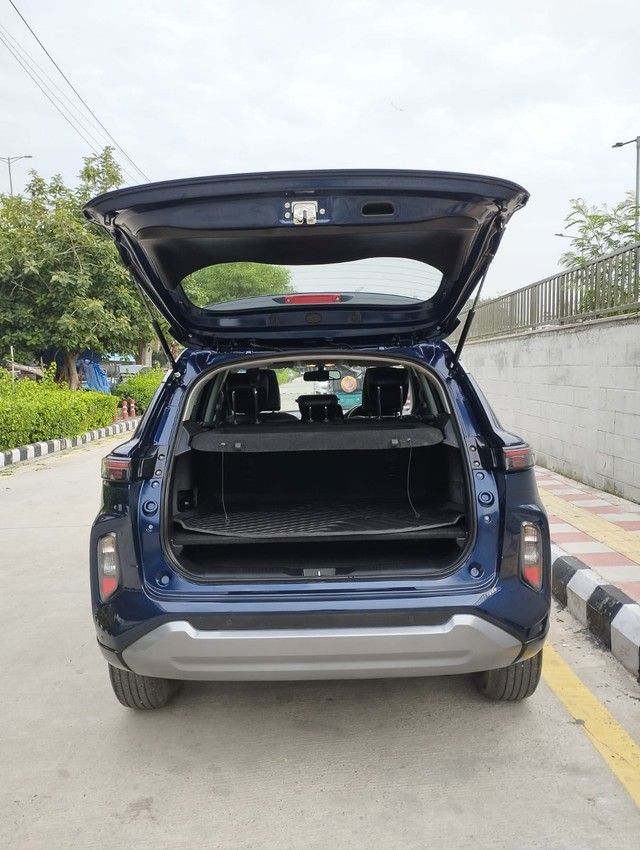 Second-hand 2024 Maruti Grand Vitara Alpha Plus Hybrid CVT for sale in New Delhi-17