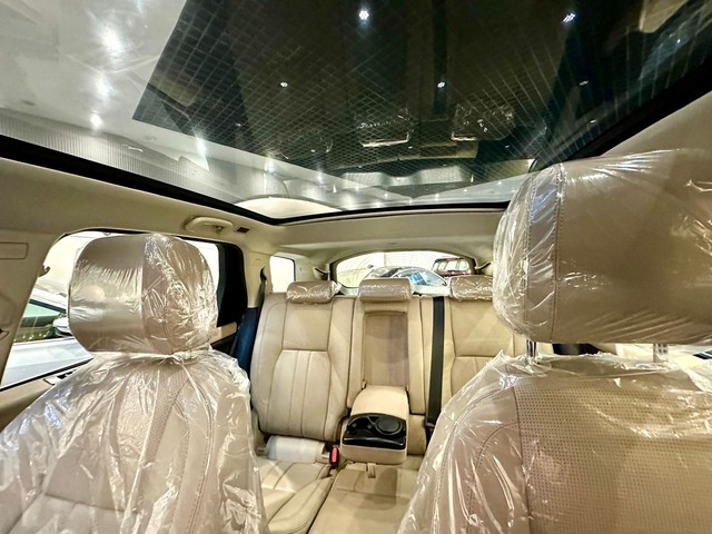 Second-hand 2017 Land Rover Discovery Sport Si4 HSE for sale in New Delhi-7