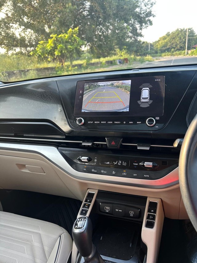 Second-hand 2024 Kia Carens Luxury Plus Diesel for sale in New Delhi-6