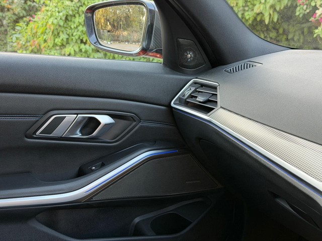 Second-hand 2022 BMW 3 Series M340i Xdrive for sale in New Delhi-17