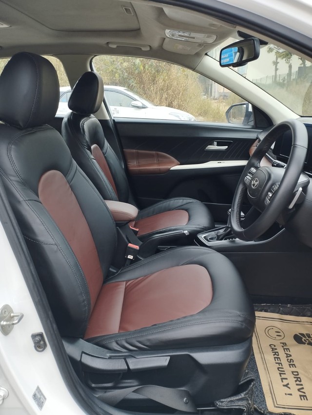 Second-hand 2023 Hyundai Verna SX IVT for sale in New Delhi-5