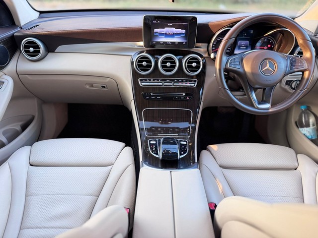 Mercedes-Benz GLC 220d 4MATIC Style Second-hand 2017 Mercedes-Benz GLC 220d 4MATIC Style for sale in Surat-7