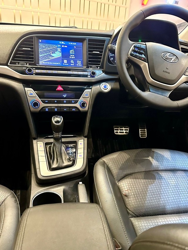 Second-hand 2018 Hyundai Elantra 2.0 SX Option AT for sale in New Delhi-19