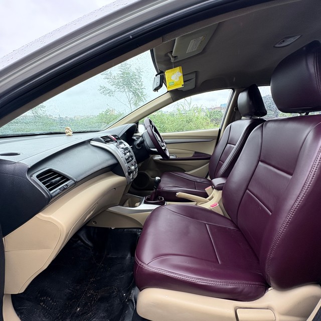 Second-hand 2011 Honda City V MT for sale in Pune-4