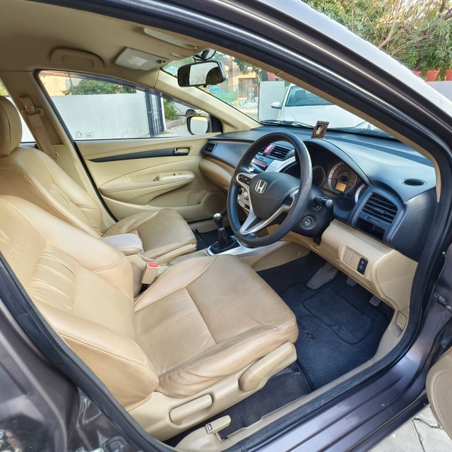 Second-hand 2011 Honda City S for sale in Chandigarh-9