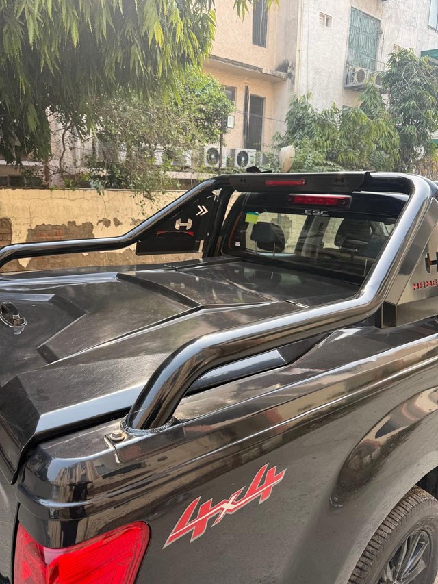 Second-hand 2022 Isuzu V-Cross 4x4 Z Prestige AT BSVI for sale in New Delhi-10