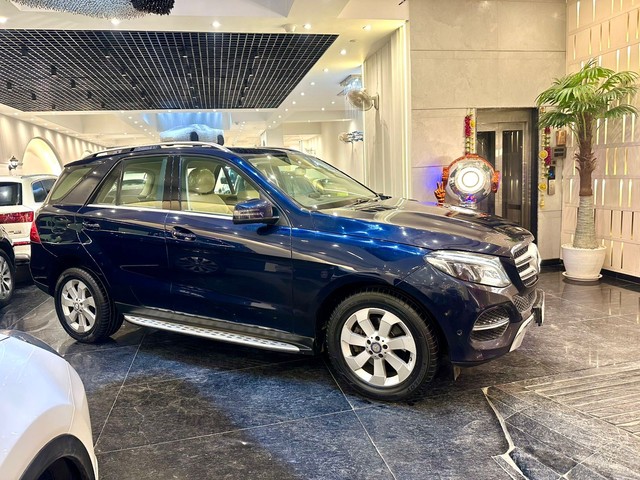 Second-hand 2017 Mercedes-Benz GLE 250d for sale in New Delhi-9