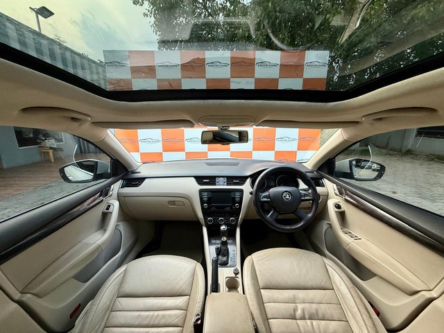 Skoda Octavia Elegance 2.0 TDI AT Second-hand 2014 Skoda Octavia Elegance 2.0 TDI AT for sale in Chennai-3