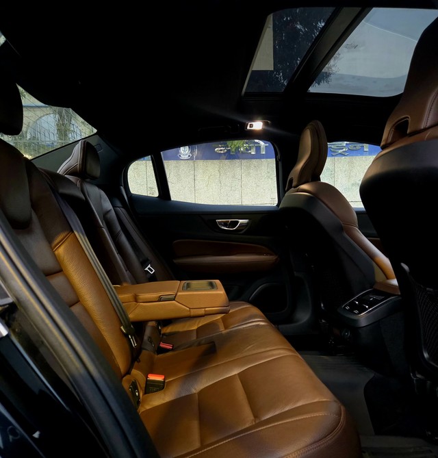 Second-hand 2021 Volvo S60 T4 Inscription for sale in New Delhi-15