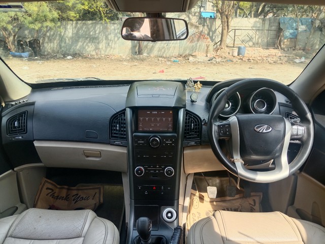 Second-hand 2017 Mahindra XUV500 R W10 FWD for sale in New Delhi-11