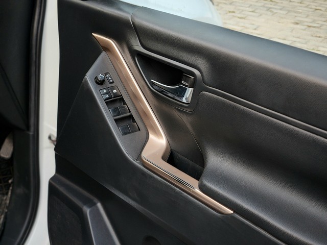 Second-hand 2024 Maruti Invicto Zeta Plus 7Str for sale in New Delhi-34