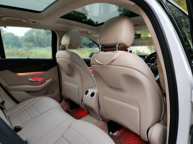 Second-hand 2020 Mercedes-Benz GLC 200 for sale in New Delhi-23