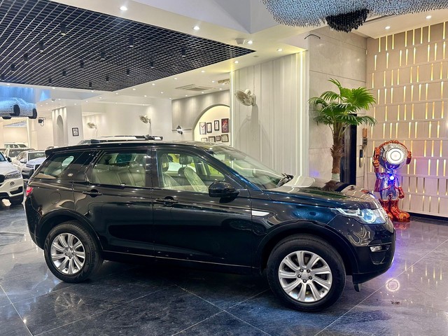 Second-hand 2017 Land Rover Discovery Sport Si4 HSE for sale in New Delhi-1