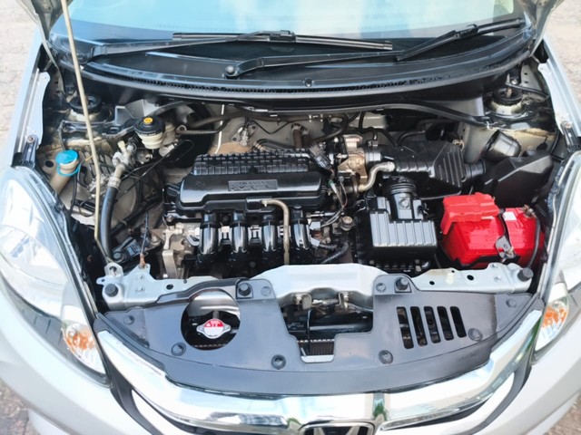 Second-hand 2017 Honda Brio 1.2 E MT for sale in Noida-5