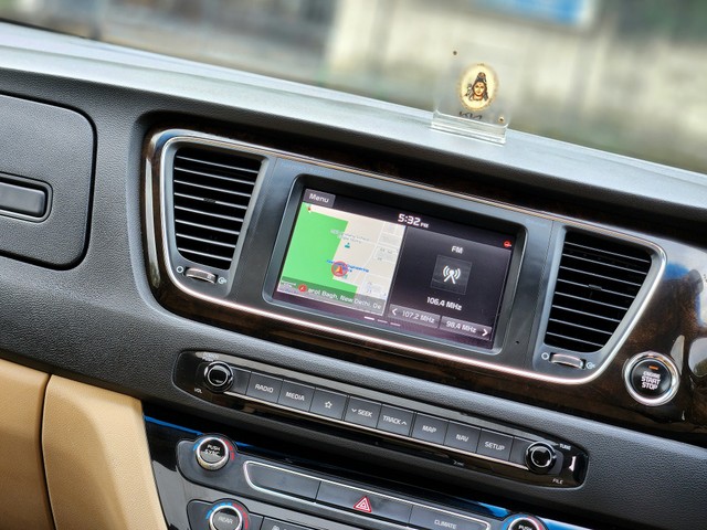 Second-hand 2022 Kia Carnival Limousine Plus for sale in New Delhi-13