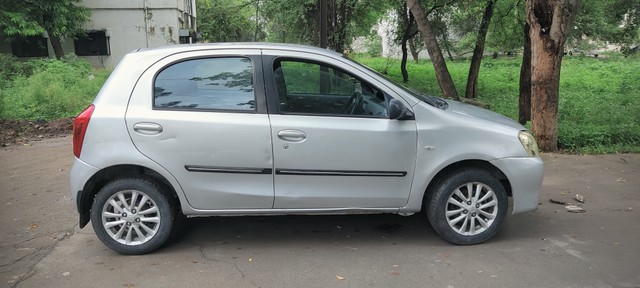 Second-hand 2011 Toyota Etios Liva V for sale in Dewas-1