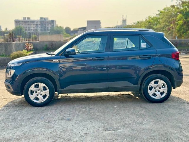 Second-hand 2020 Hyundai Venue S for sale in Mumbai-8