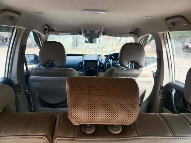 Second-hand 2017 Mahindra XUV500 R W10 FWD for sale in New Delhi-9