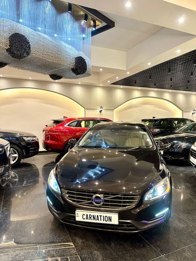 Volvo S60 D4 SUMMUM Second-hand 2016 Volvo S60 D4 SUMMUM for sale in New Delhi-4