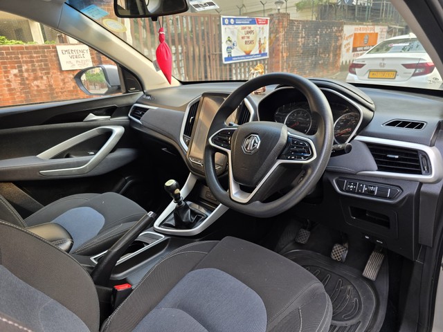 Second-hand 2021 MG Hector Shine MT for sale in Mumbai-12