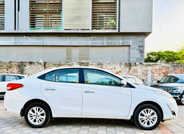 Second-hand 2018 Toyota Yaris VX CVT BSIV for sale in Surat-1