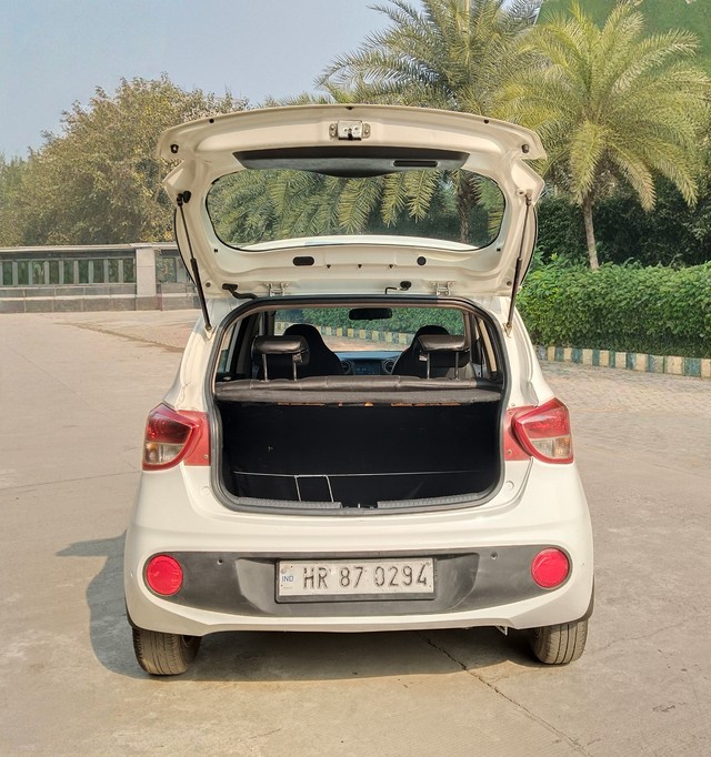 Hyundai Grand i10 1.2 CRDi Asta Second-hand 2017 Hyundai Grand i10 1.2 CRDi Asta for sale in Faridabad-16