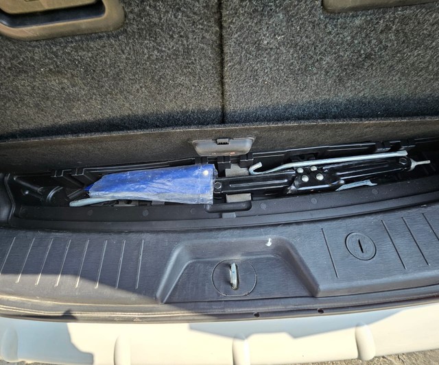 Second-hand 2019 Mahindra XUV500 W7 BSIV for sale in Pune-18