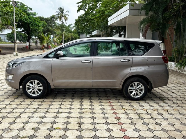 Second-hand 2017 Toyota Innova Crysta 2.4 VX MT BSIV for sale in Nashik-3