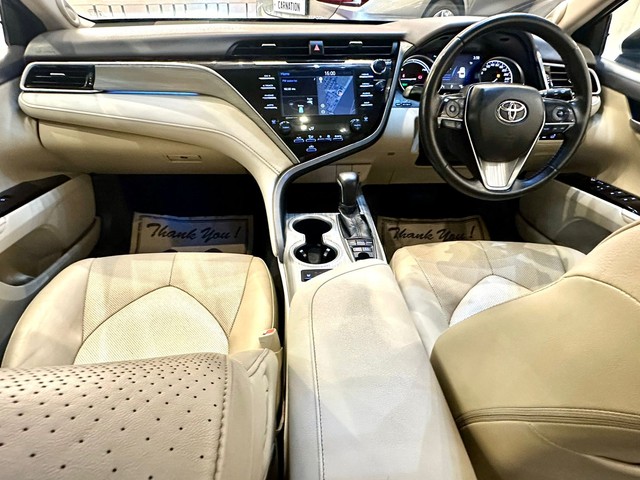 Second-hand 2021 Toyota Camry Hybrid 2.5 for sale in New Delhi-5