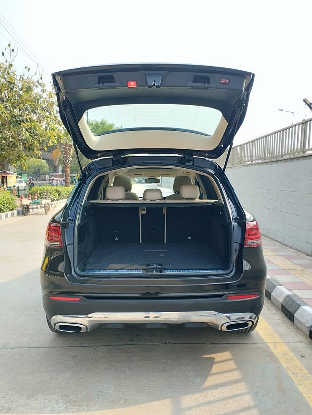 Second-hand 2022 Mercedes-Benz GLC 200 for sale in New Delhi-5