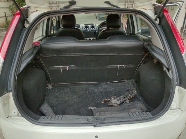 Second-hand 2015 Ford Figo Diesel ZXI for sale in Hyderabad-15