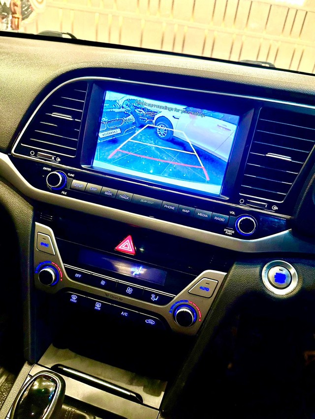 Second-hand 2018 Hyundai Elantra 2.0 SX Option AT for sale in New Delhi-7