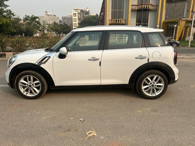 Second-hand 2012 Mini Cooper S for sale in New Delhi-3