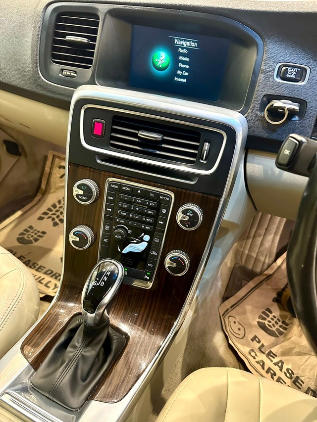 Volvo S60 D4 SUMMUM Second-hand 2016 Volvo S60 D4 SUMMUM for sale in New Delhi-11