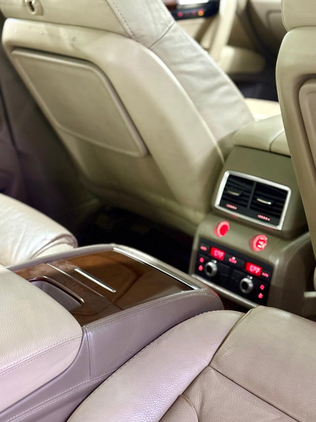 Second-hand 2013 Audi Q7 3.0 TDI quattro for sale in Mumbai-9