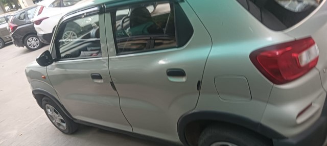 Second-hand 2022 Maruti S-Presso VXI CNG BSVI for sale in New Delhi-7