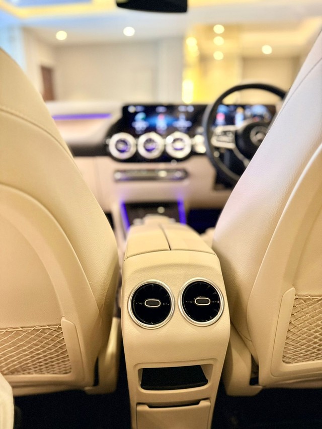 Second-hand 2022 Mercedes-Benz GLA 200 BSVI for sale in New Delhi-5