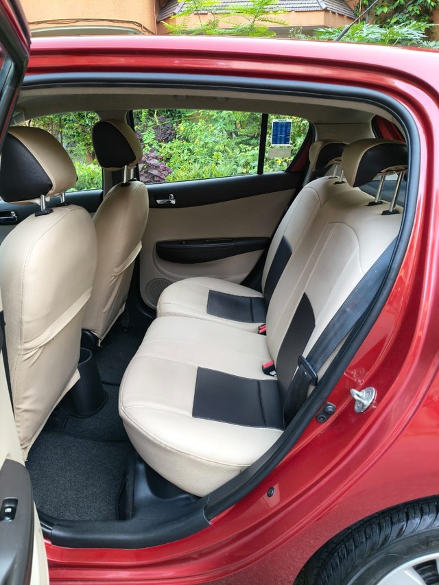 Hyundai i20 Sportz 1.2 Second-hand 2014 Hyundai i20 Sportz 1.2 for sale in Bangalore-4