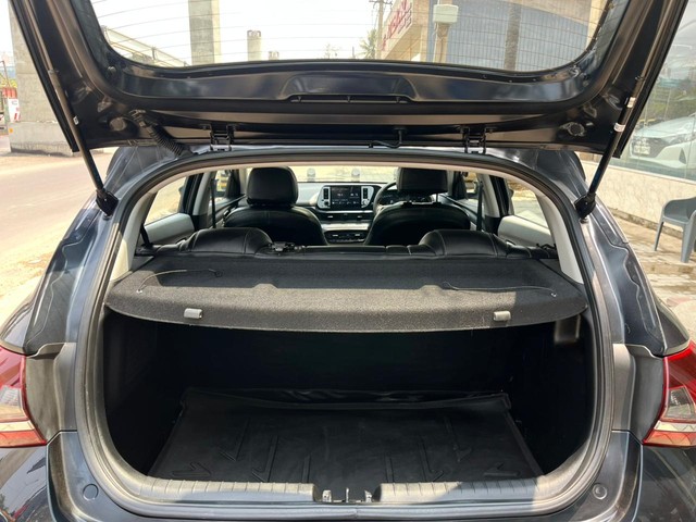 Hyundai i20 Asta Second-hand 2024 Hyundai i20 Asta for sale in Bangalore-6