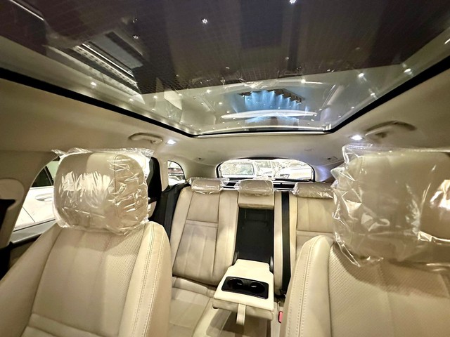 Second-hand 2022 Land Rover Range Rover Velar R-Dynamic S Diesel for sale in New Delhi-9