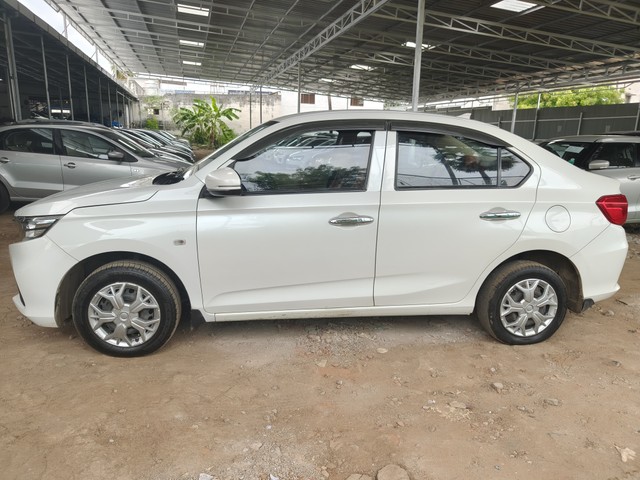 Second-hand 2016 Maruti Celerio VXI AT for sale in Erode-3